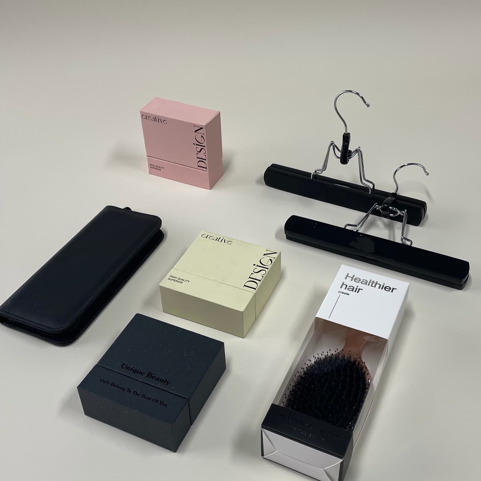 Custom retail boxes, hair hangers and branded beauty accessories